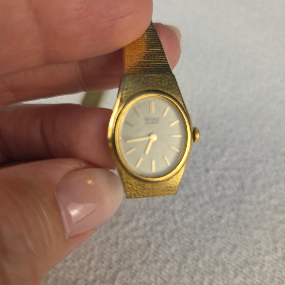 Seiko Quartz Womens Watch Gold Tone Mesh Band Textured Broken Band Vintage Dress
